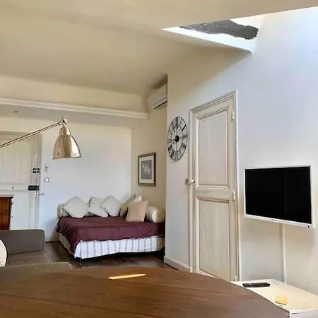 Apartment Studio Au Palais De Provence